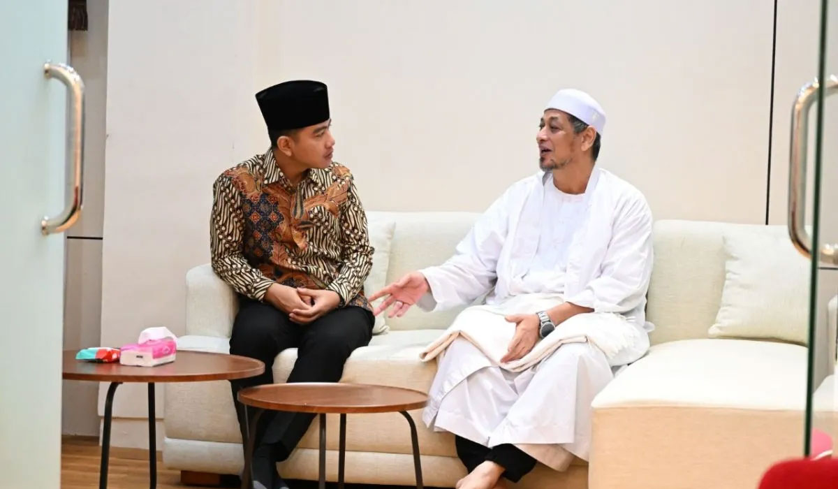 Terungkap! Alasan Gibran Rakabuming Raka Datangi Habib Ali Al Habsyi Saat Pembagian Sembako